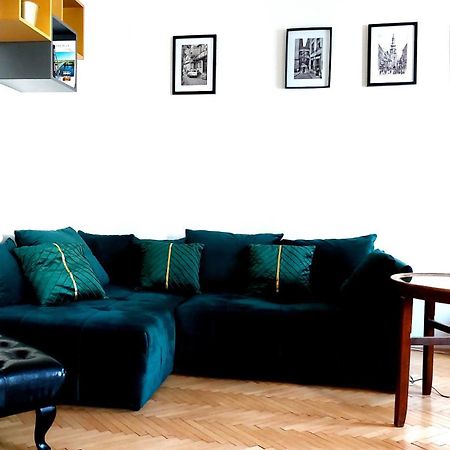 Michael'S Gate Large Apartment In A 15Th-Century Building, Old Town Bratislava Exterior foto