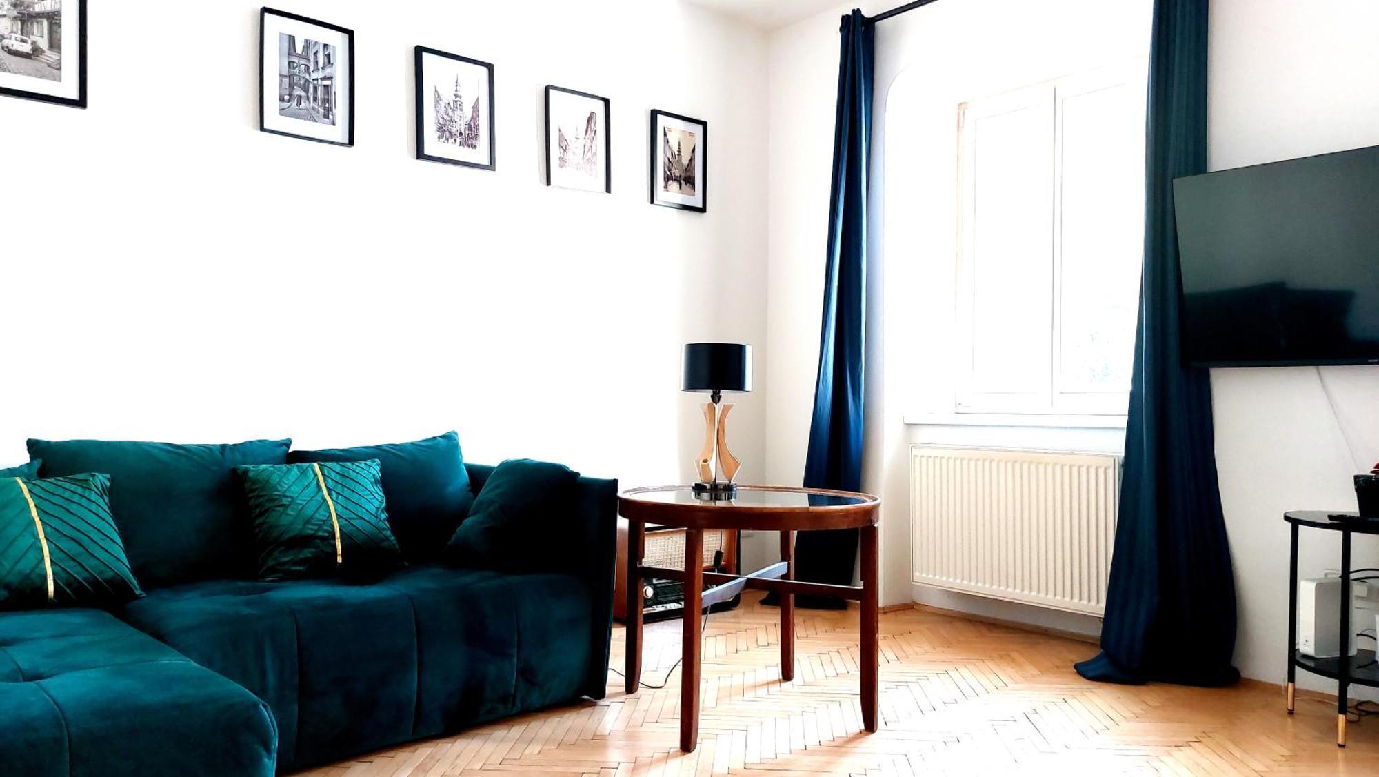Michael'S Gate Large Apartment In A 15Th-Century Building, Old Town Bratislava Exterior foto